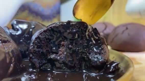 Foto langkah ke 9 dari resep Brownies Siram Coklat.
