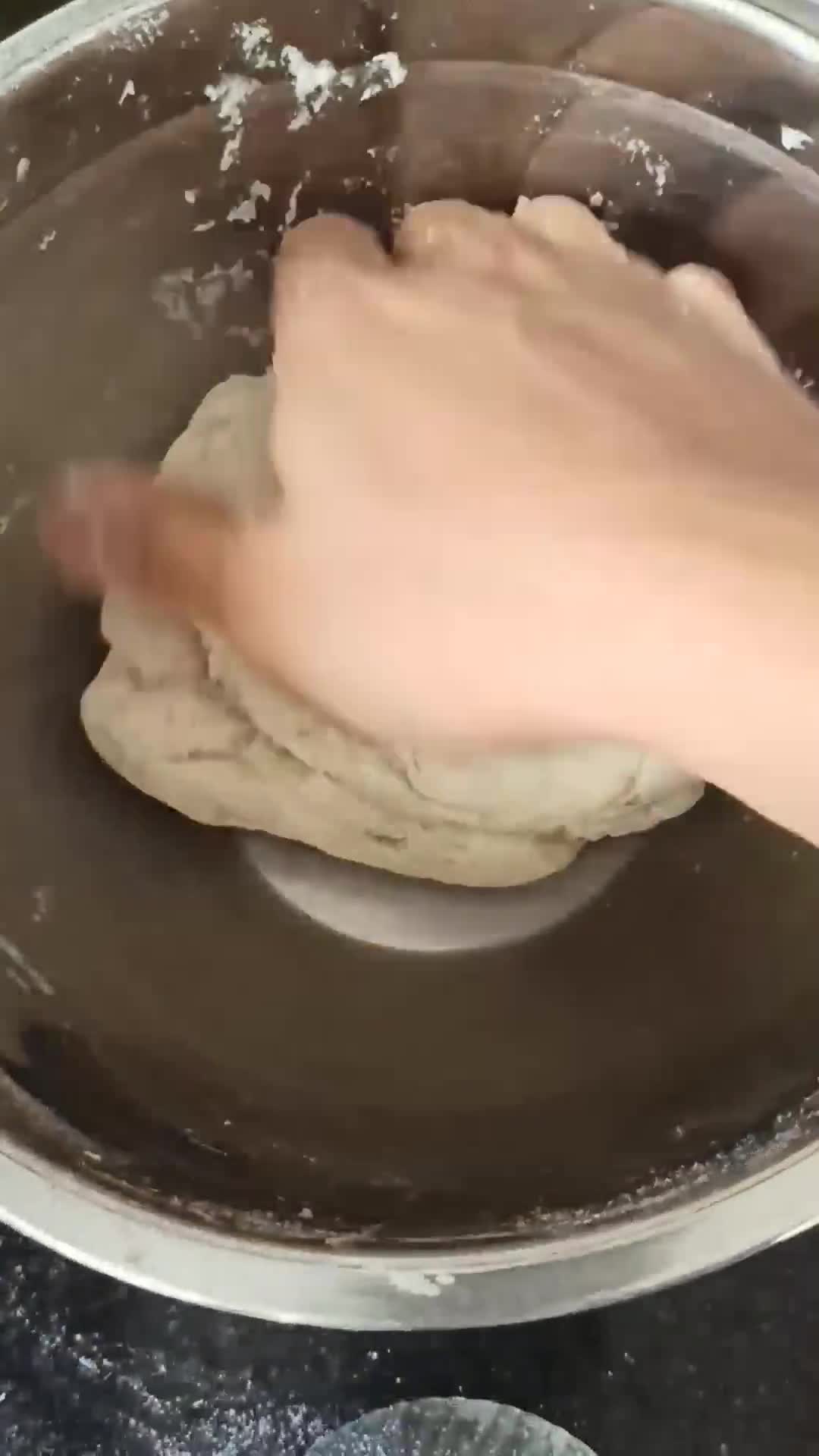 Foto del paso 2 de la receta: La mejor masa de empanadas