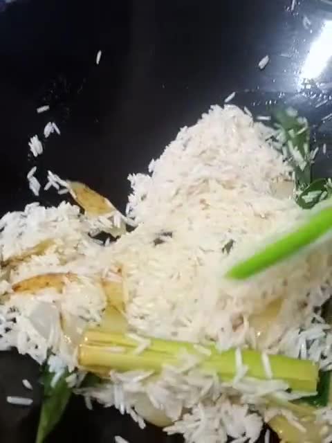 Gambar langkah 1 resipi Nasi Lemak Royale For Kids.