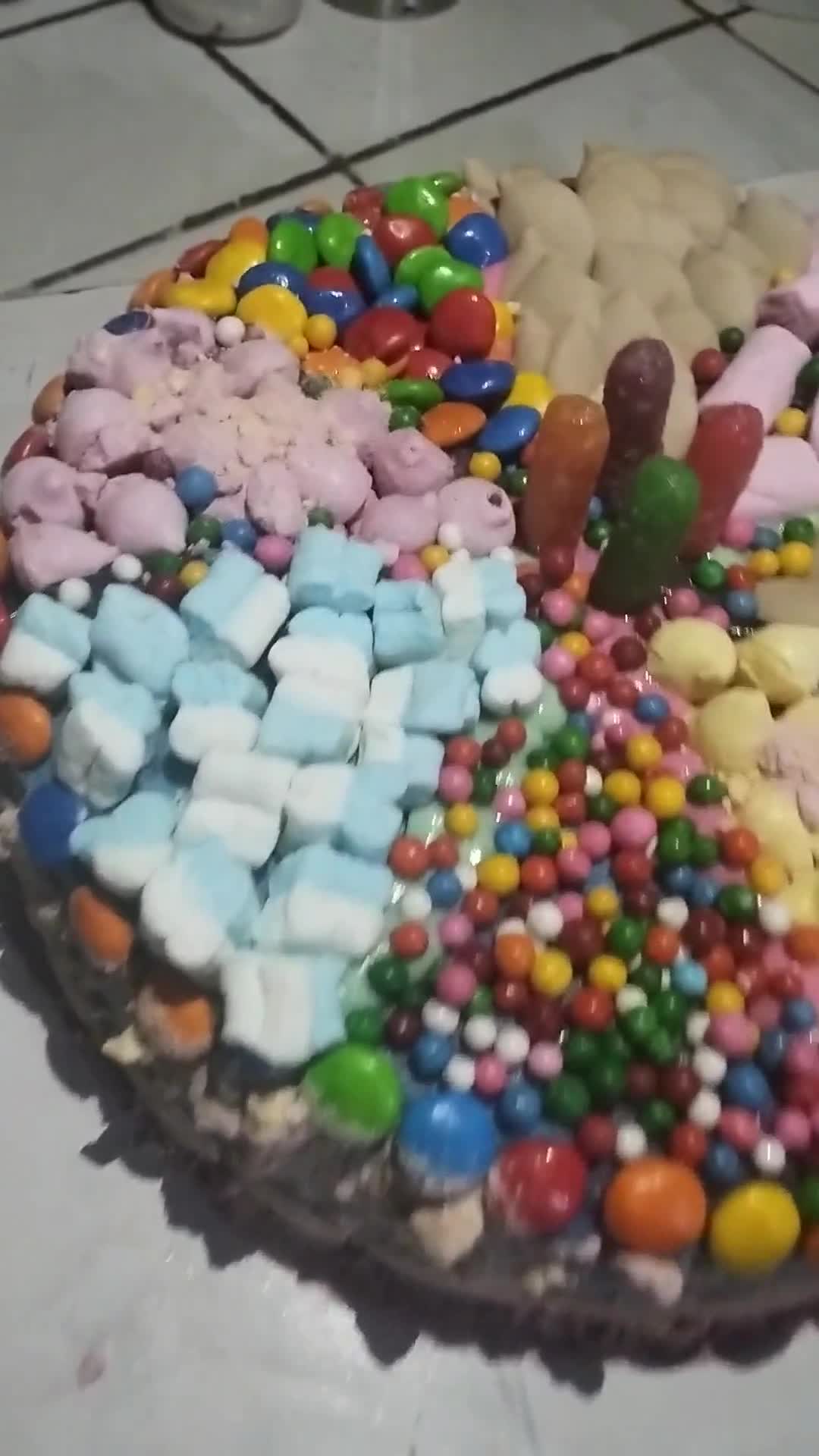 Foto del paso 7 de la receta: Torta de golosinas 🤩🤩para Isabella!!!