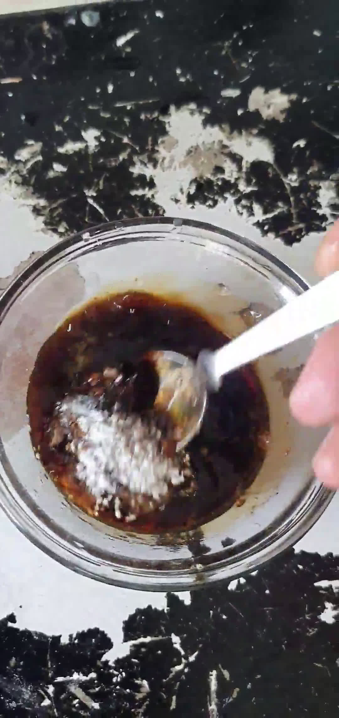 Foto langkah ke 4 dari resep Oseng Pindang Cabe Ijo.