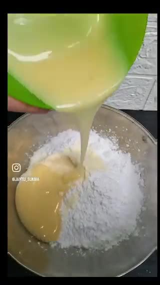 Foto langkah ke 2 dari resep Bola-bola Susu.