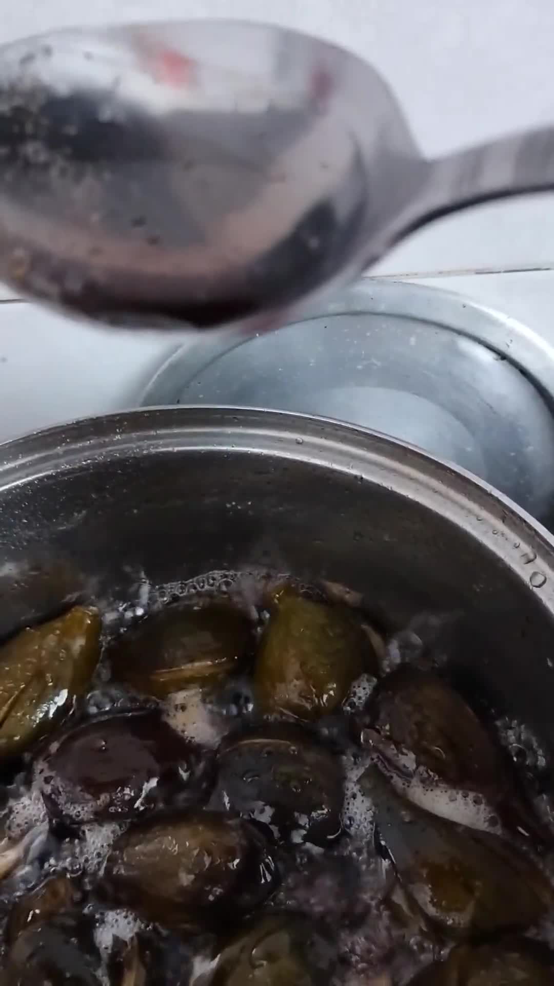 Foto del paso 4 de la receta: Brevas en almíbar con arequipe