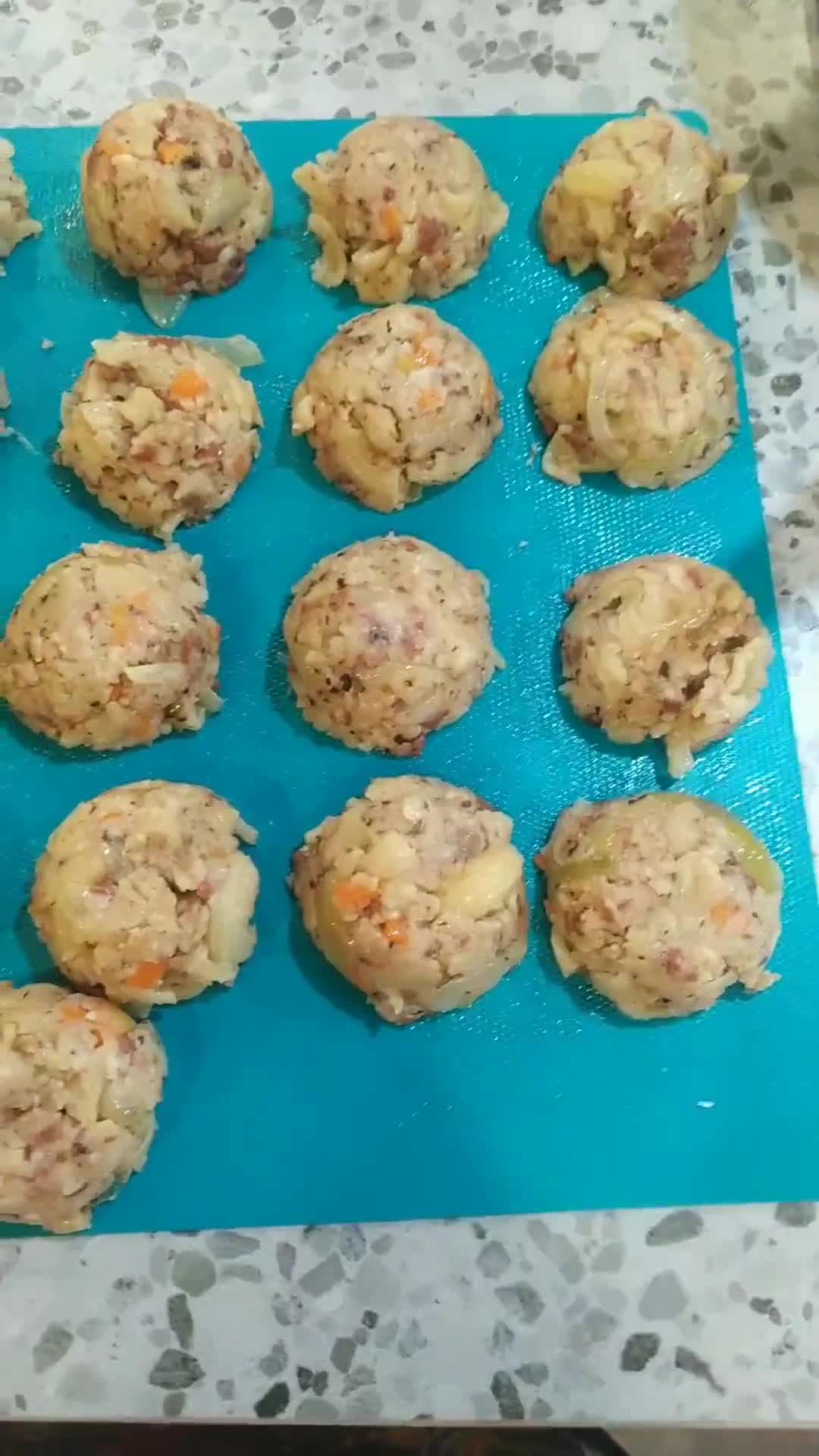 Foto langkah ke 5 dari resep Bola-Bola Makaroni Keju.