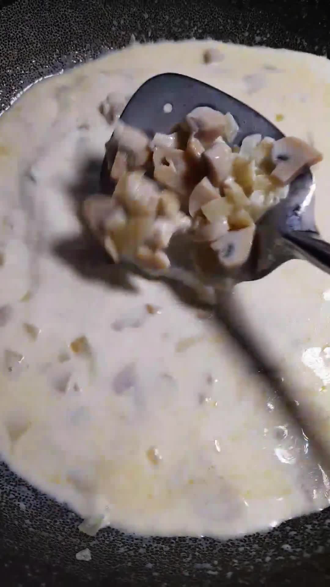 Foto langkah ke 5 dari resep 145. Chicken & Mushroom Pasta.