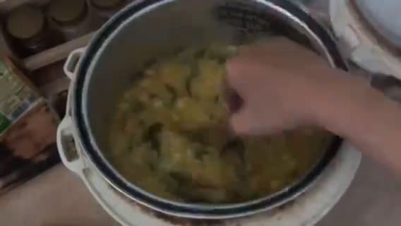 Foto langkah ke 5 dari resep 342. Bubur Manado / Tinutuan dengan Rice Cooker #PekanPosBar_MasakSesuaiBudget.