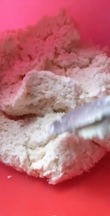 Foto del paso 1 de la receta: Bombones de leche condensada y coco🍫