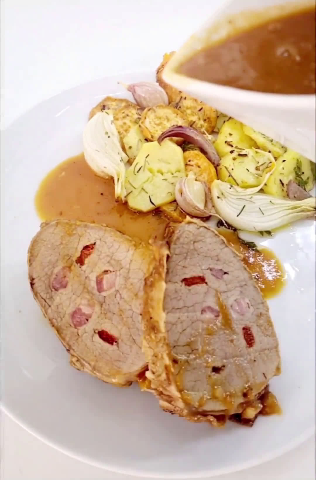 Foto del paso 4 de la receta: Lomo de aguja de res relleno