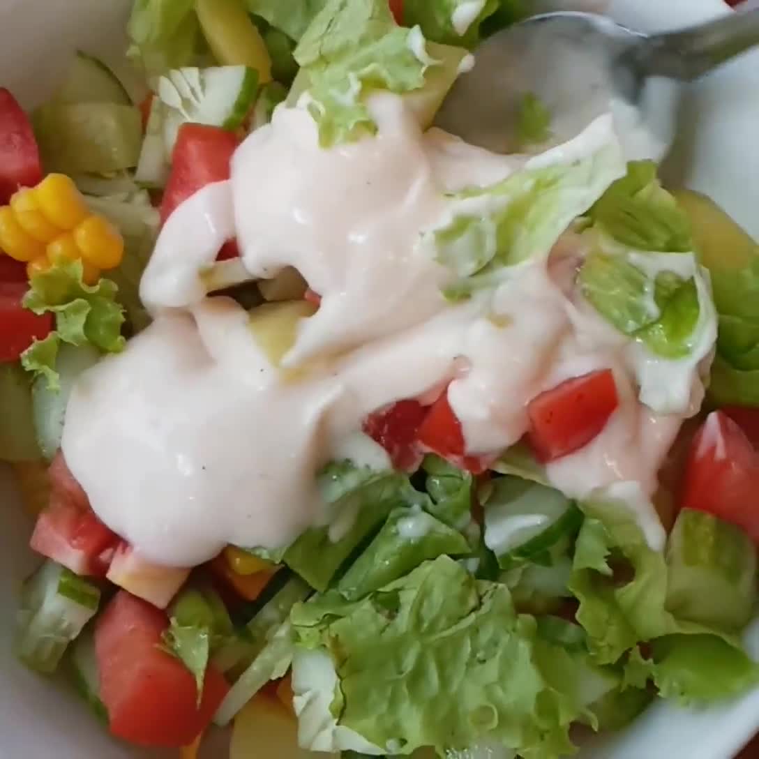 Foto langkah ke 4 dari resep Egg and Veggie Salad.