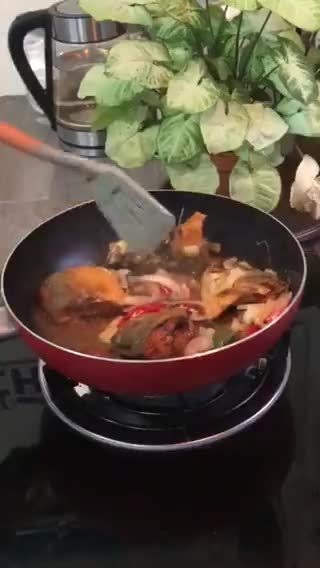 Gambar langkah 4 resipi Ikan Pelata Masak Asam Jawa.