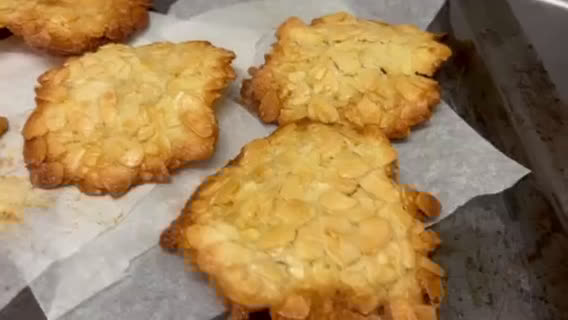 Foto del paso 3 de la receta: Tejas de almendras sin lactosa