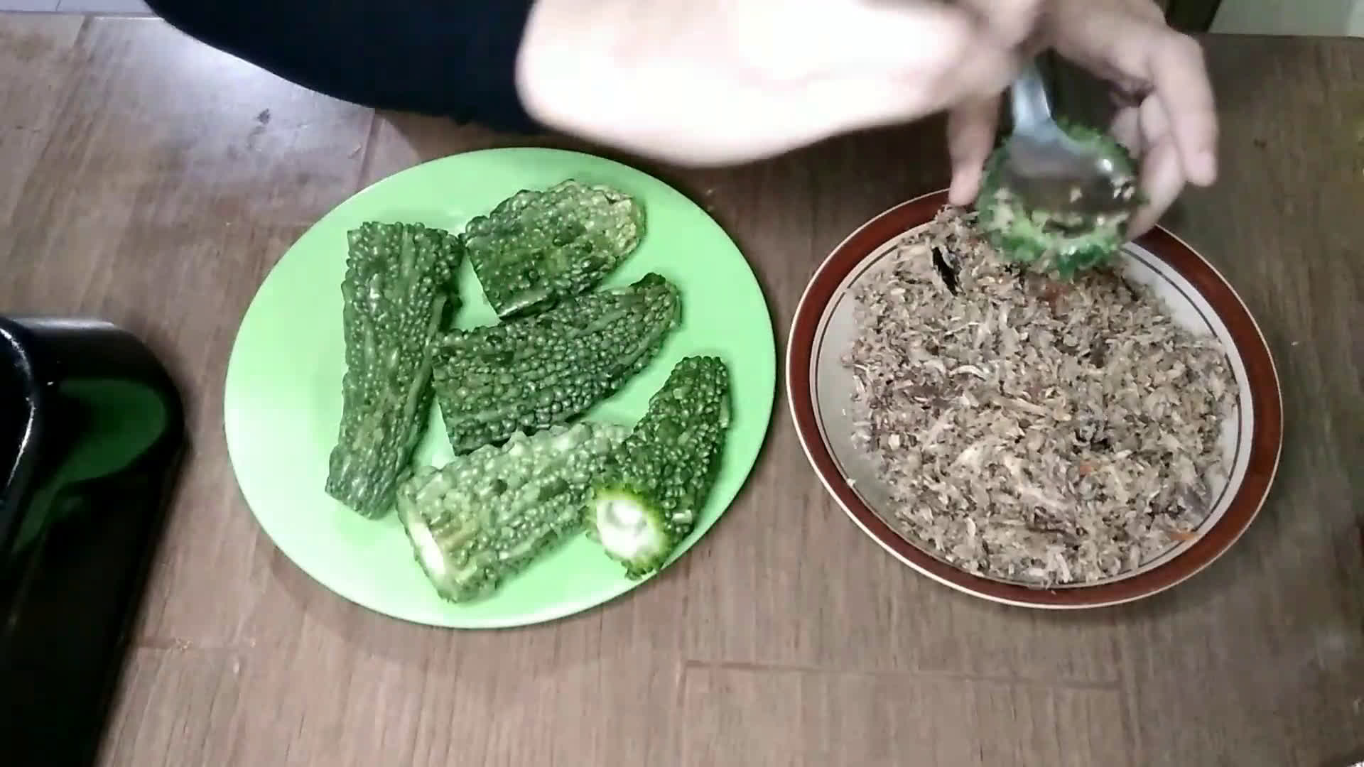 Foto langkah ke 4 dari resep Olahan Pare Bakar Isi Ikan (Tidak Pahit).