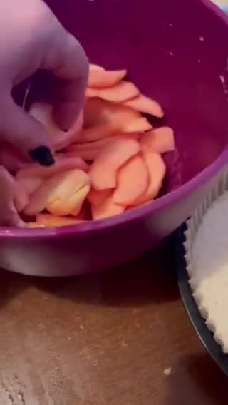 Foto del passaggio 3 della ricetta Torta MELE 🍎 all’alchermes