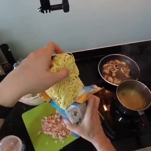 Foto langkah ke 8 dari resep Mie Ayam Jamur Rumahan (step video).