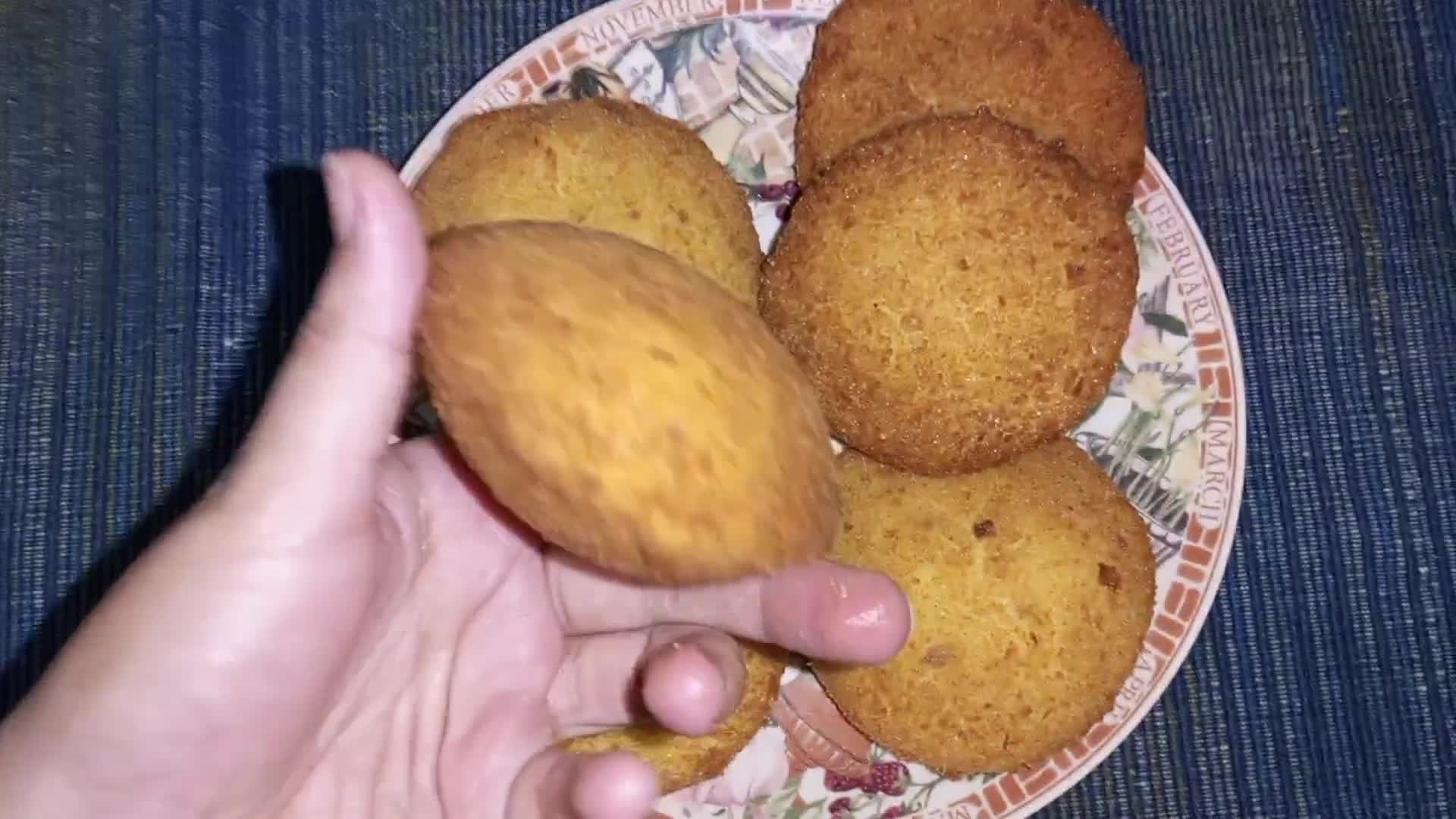 A picture of step 8 of Bread Pockets 🤤🥙.