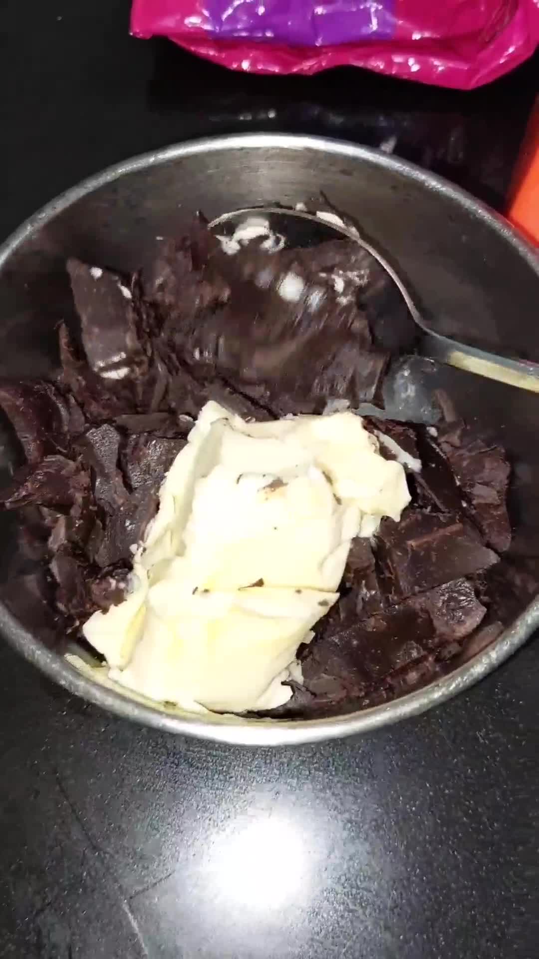 Foto langkah ke 1 dari resep Crispy Brownies (393).