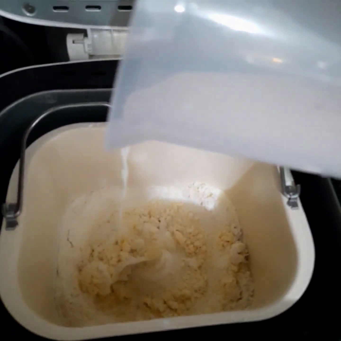 Foto langkah ke 1 dari resep Wool Roll Bread.
