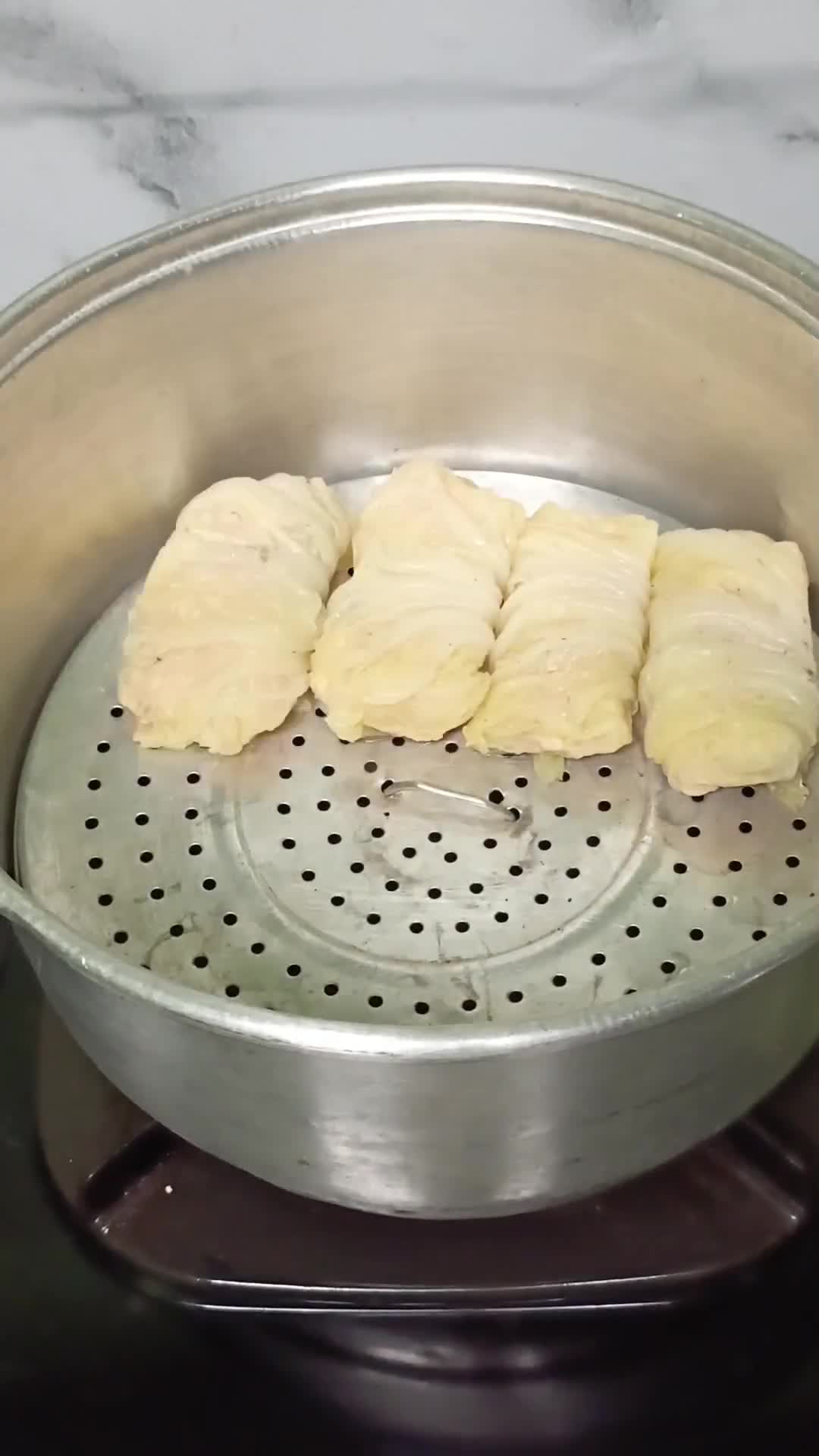 Foto langkah ke 4 dari resep Sawi Gulung isi Ayam Tahu.