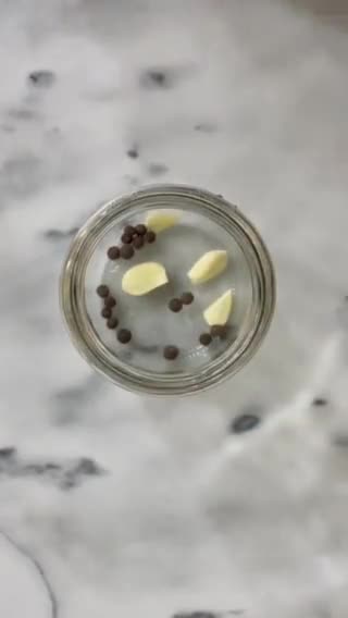 Foto del paso 1 de la receta: Pepinillos en vinagre keto