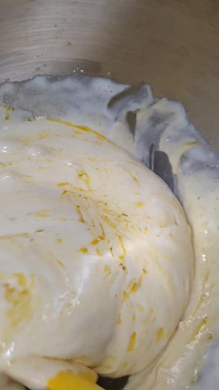 Foto langkah ke 3 dari resep Mocha Cake (2 Telur) 🥚🤍🥚.