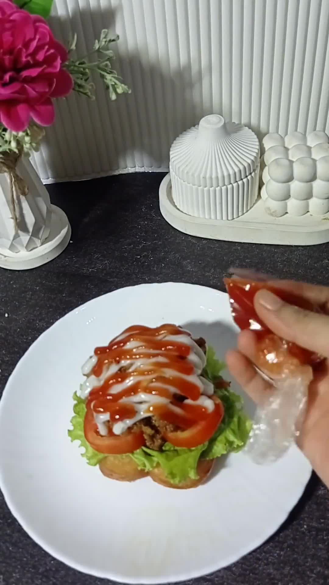 Foto langkah ke 10 dari resep Beef Mochi Burger.