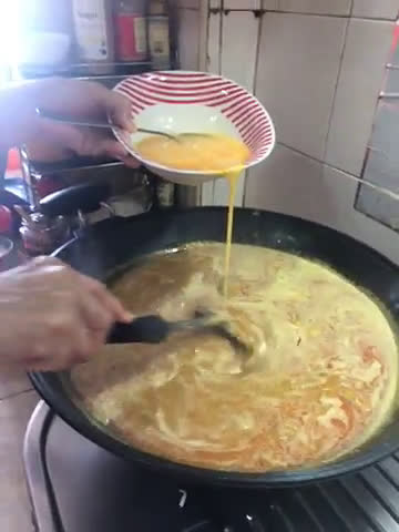 A picture of step 11 of Ohn No Khauk Swe / Burmese Laksa.