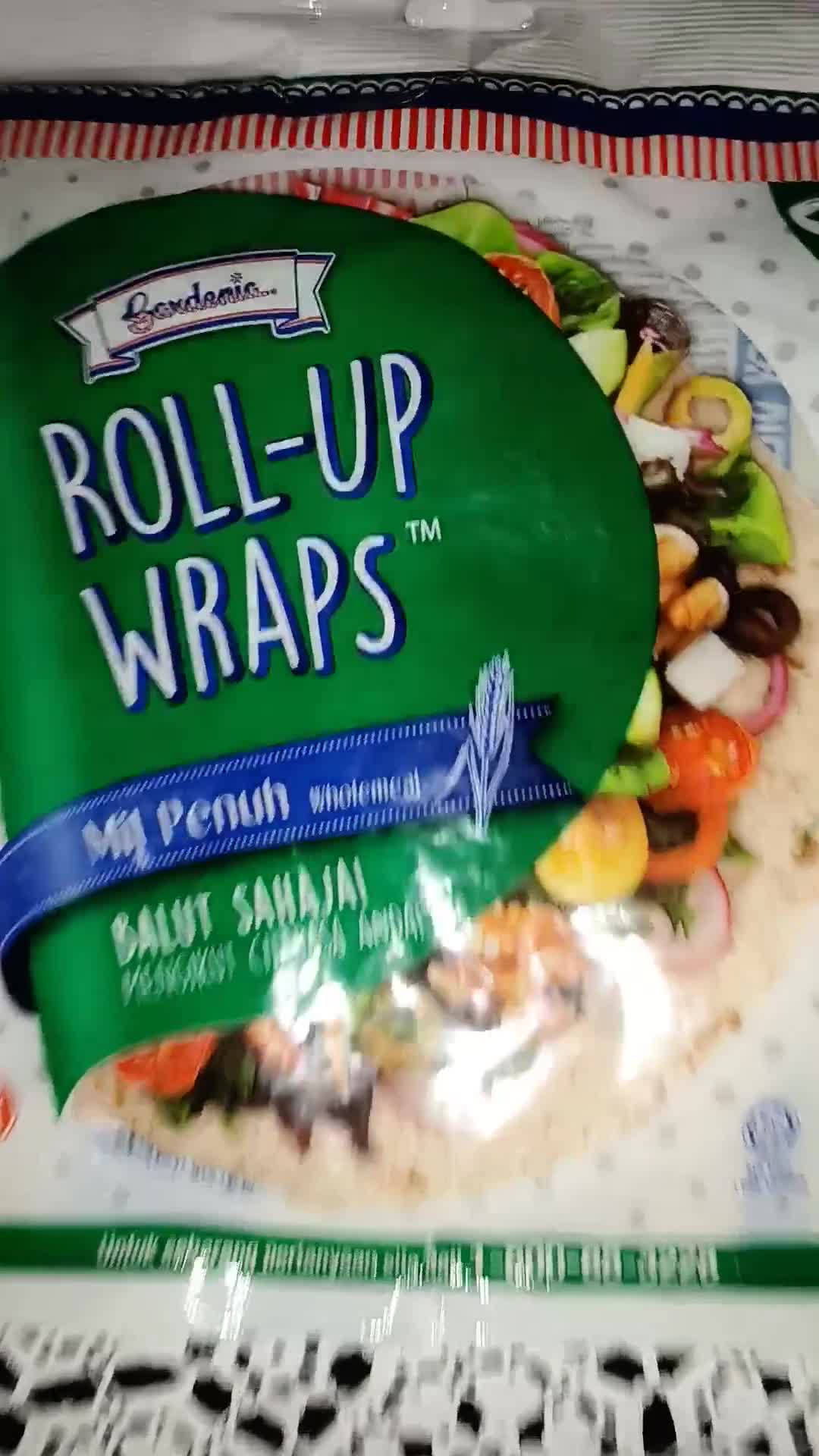 Gambar langkah 2 resipi Roti Roll-Up Wrap Ayam.