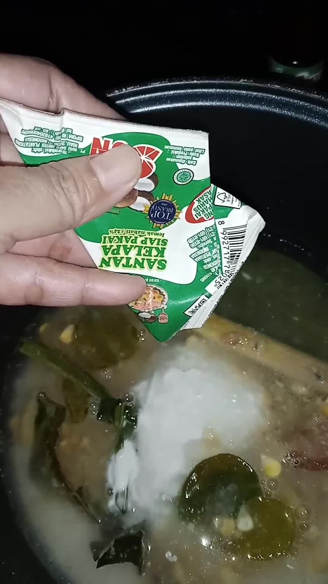 Foto langkah ke 2 dari resep Tumpeng Nasi Uduk Peda.