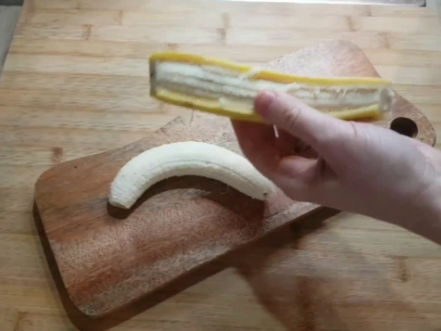 Une image de l'étape 1 de DESSERT MINUTE : BANANES FLAMBEES caramélisées AU RHUM.