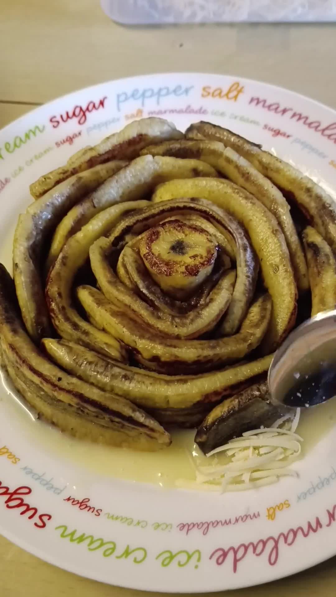 Foto langkah ke 4 dari resep Pisang Plenet Mawar.
