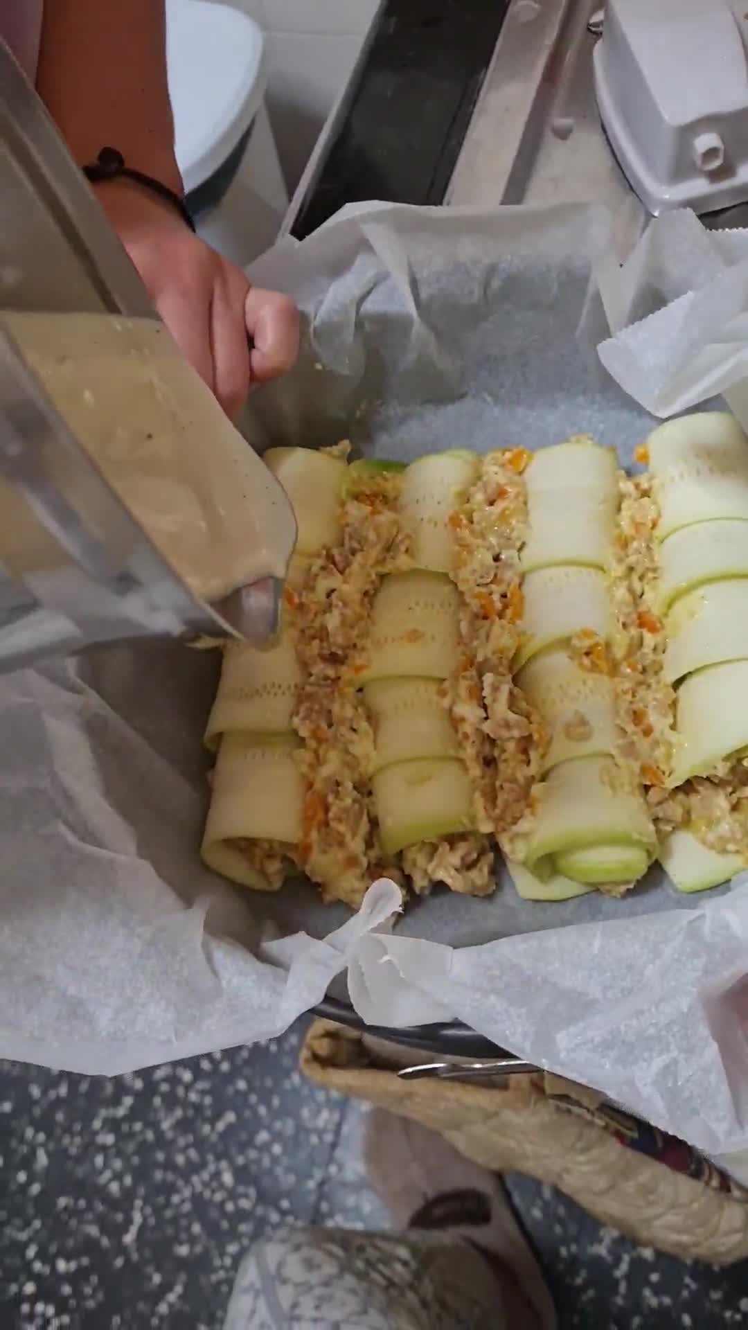 Foto del paso 6 de la receta: Canelones de calabacín rellenos de carne picada