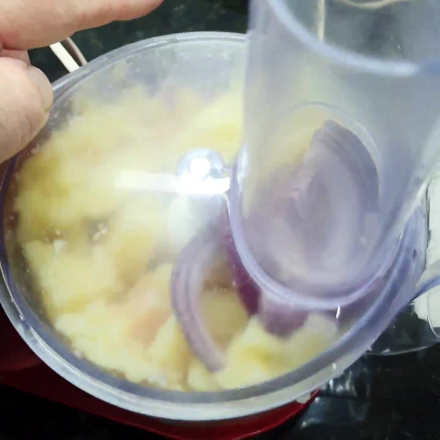 Foto del paso 1 de la receta: Nuggets de avena, papa y pollo en airfryer