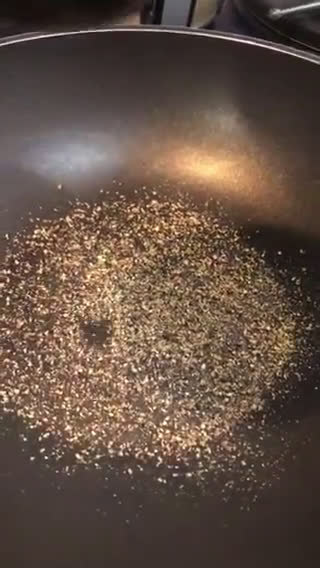 Foto del paso 3 de la receta: Cacio e pepe (spaghetti con queso y pimienta)