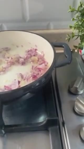صورة لخطوة 4 من وصفة بطاطس بالكريمة