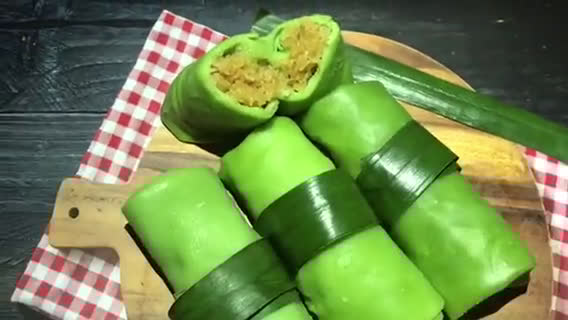 Foto langkah ke 7 dari resep Dadar gulung Daun Suji.