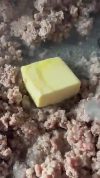 صورة لخطوة 1 من وصفة حشوة السمبوسة باللحمة والشبت