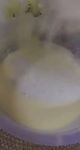 صورة لخطوة 2 من وصفة كيكة السينابون ناجحة مئة بالمئة والطعم خيالي 🤤