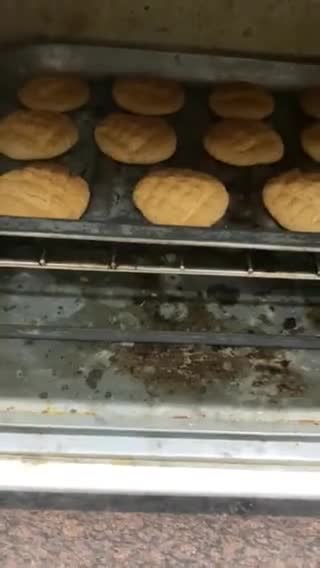 आटा बिस्कुट (aata biscuit recipe in hindi) रेसिपी चरण 10 फोटो