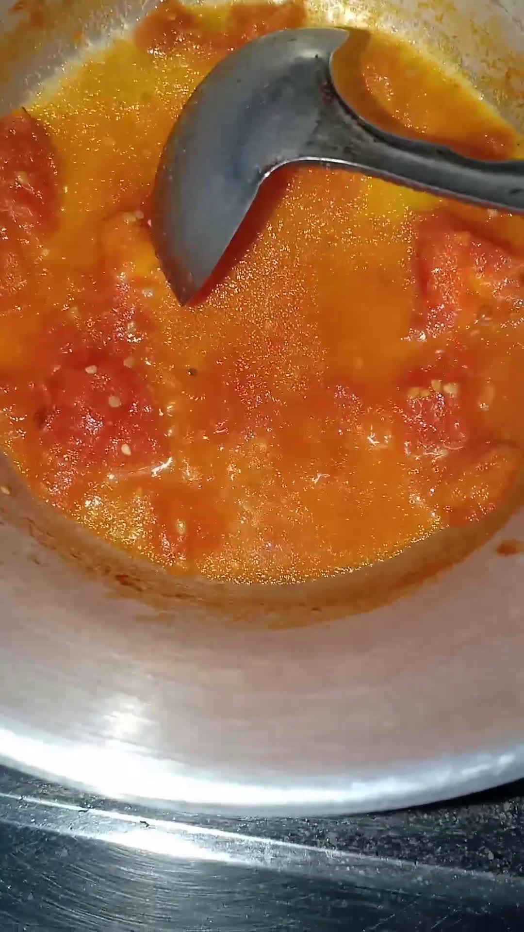 Foto langkah ke 2 dari resep Pomodori Pelati (Tomat Kupas).