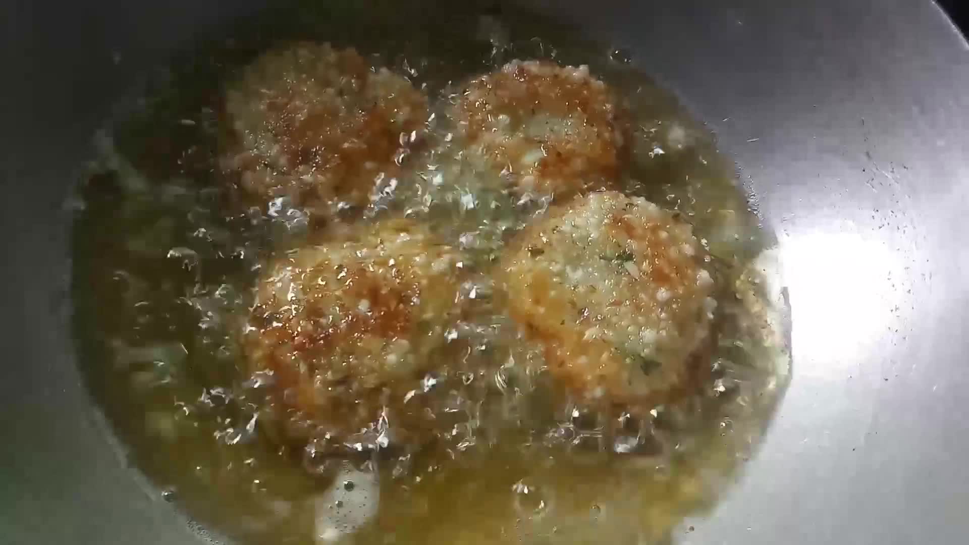साबुदाणा वडा विद नारियल चटणी (Sabudana Vada Nariyal Chutney Recipe In Marathi) रेसिपी स्टेप 6 फोटो 