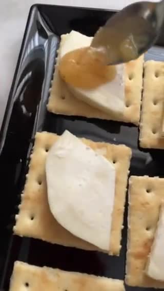 Foto del paso 4 de la receta: Bocaditos de queso de cabra con mermelada de higos