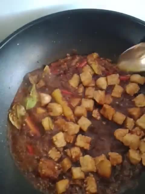Foto langkah ke 9 dari resep Orek tempe basah.