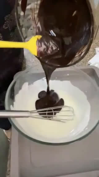 A picture of step 3 of Fudgy walnut Brownie.