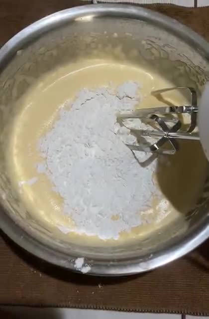 Foto langkah ke 2 dari resep Kue Muffin Keju Gluten Free (dengan Tepung Beras).