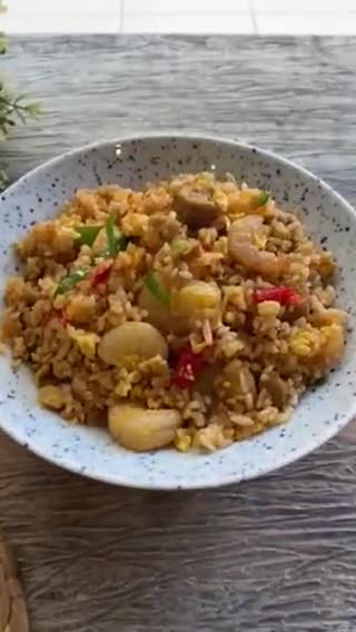 Foto langkah ke 4 dari resep Nasi Goreng Praktis.