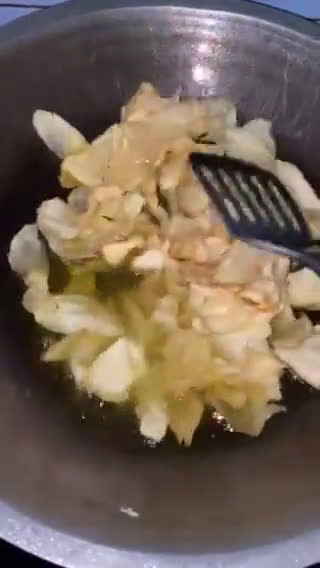 Foto langkah ke 3 dari resep Keripik Singkong Balado.