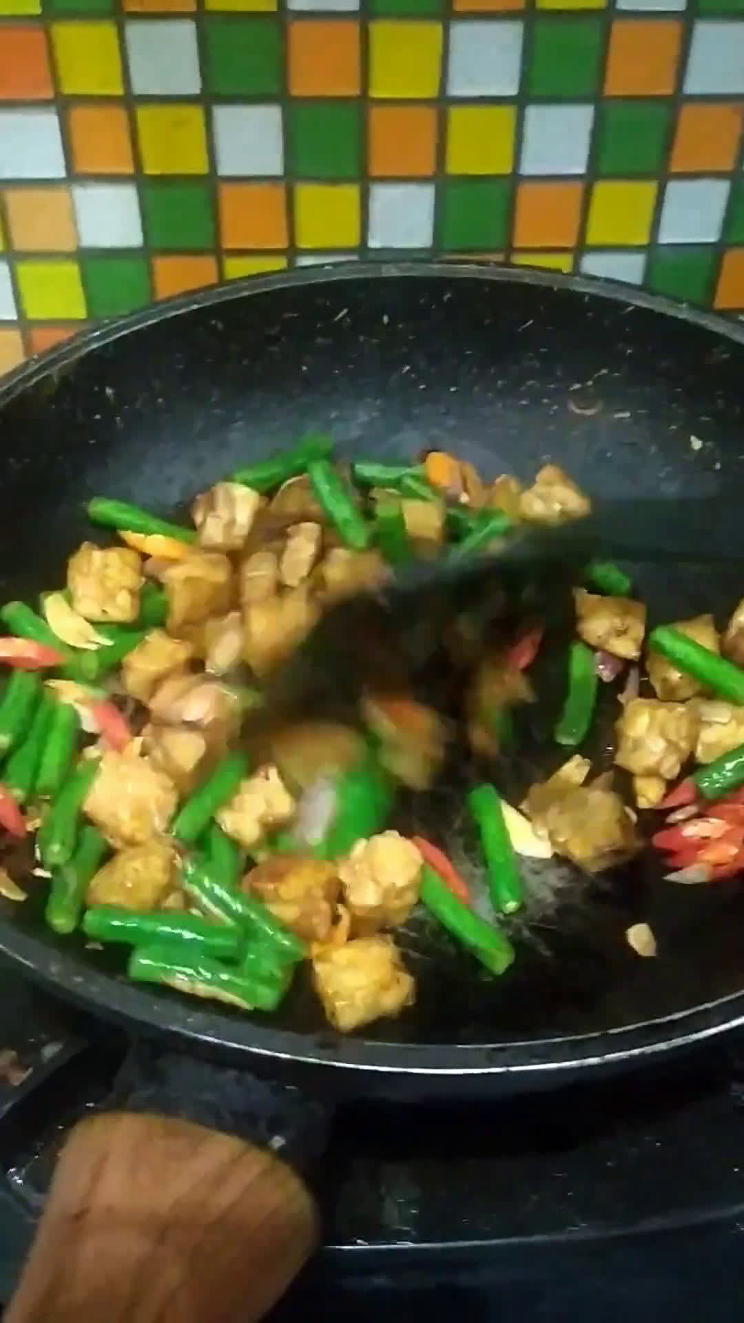 Foto langkah ke 4 dari resep Tumis kacang panjang tempe.