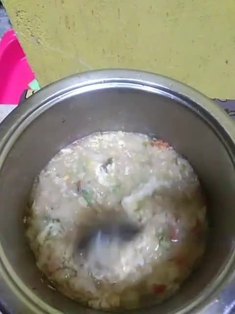 Foto langkah ke 6 dari resep Soup Telur Macaroni (MPASI 1+).