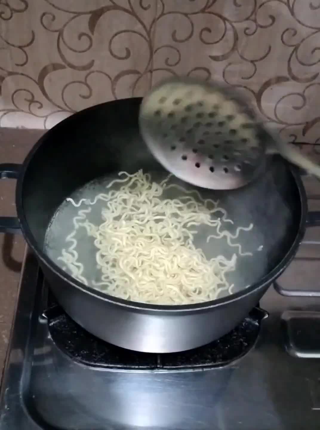 Foto langkah ke 1 dari resep Mie Kuah Belelenge.