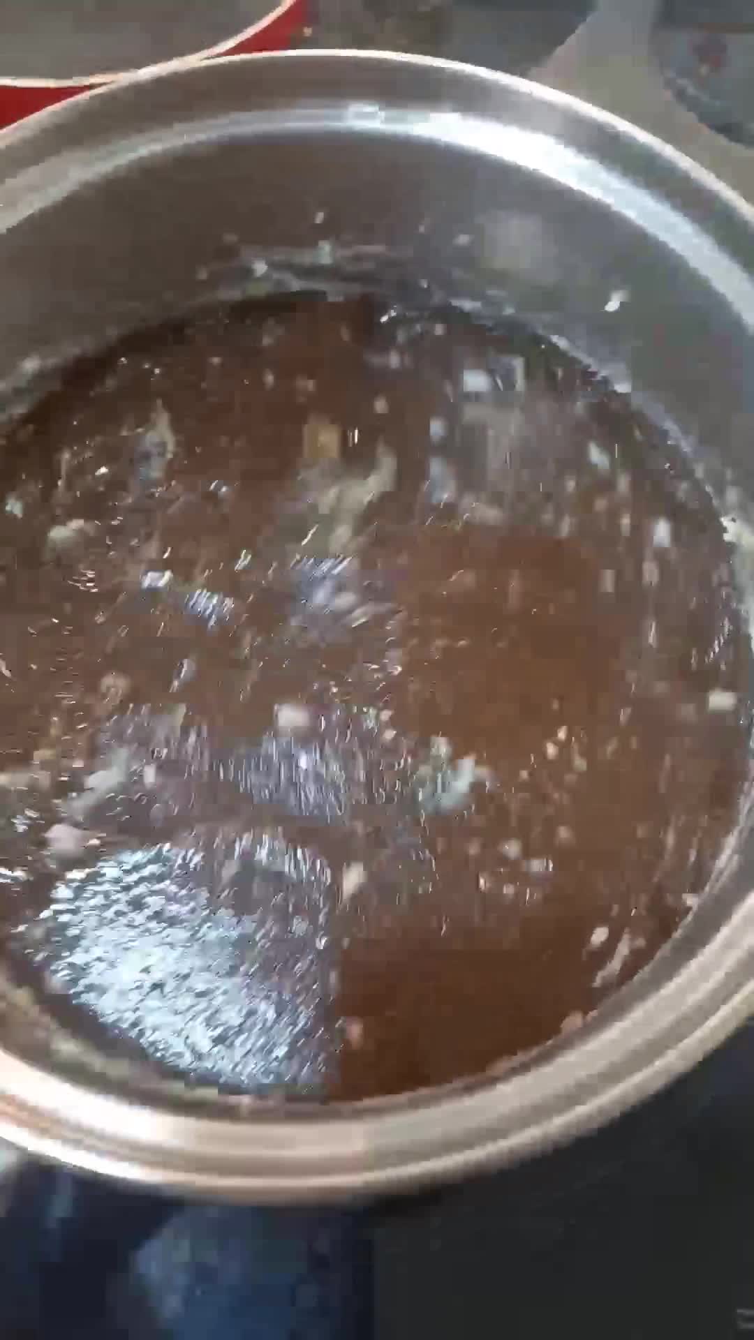 Foto del paso 3 de la receta: Consomé de ternera